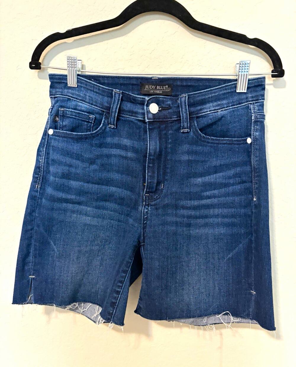 Judy Blue Women’s Daytona Dark Wash Denim Cut Off Shorts Mid-Rise Pockets Med